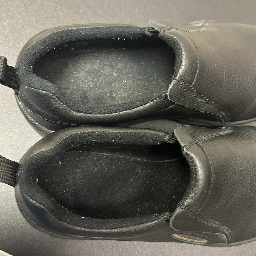 Roper men’s black genuine leather performance slip ons size 8.5